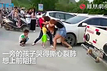 Китайские мамаши из-за парковки надавали друг другу тумаков на школьной линейке