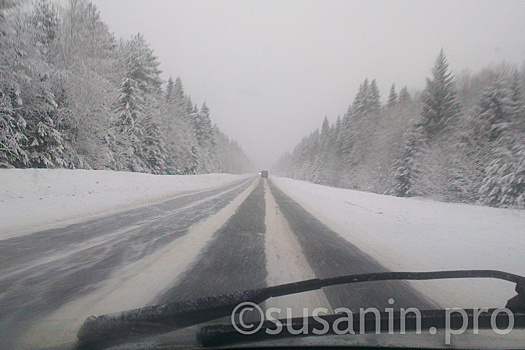 В Удмуртии участок трассы М-7 закрыли для грузовиков из-за снегопада