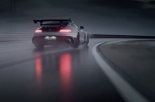 Самый экстремальный вариант Mercedes-AMG GT показали на видео