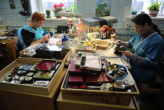 Власти Подмосковья продадут все акции Федоскинской фабрики миниатюрной живописи