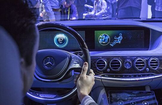 Mercedes показала «расслабляющий» автомобильный интерьер