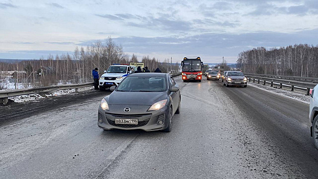 Пассажиры автобуса попали в ДТП на трассе Екатеринбург-Тюмень