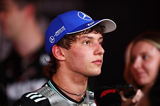 Red Bull официально извинилась перед пилотом Mercedes