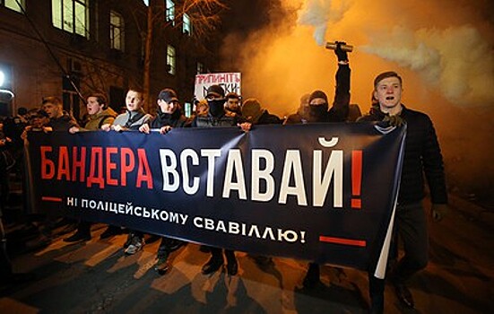 Украинские националисты вышли в центр Киева