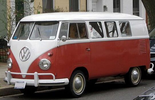 Toyota bB превратили в классический Volkswagen Type II