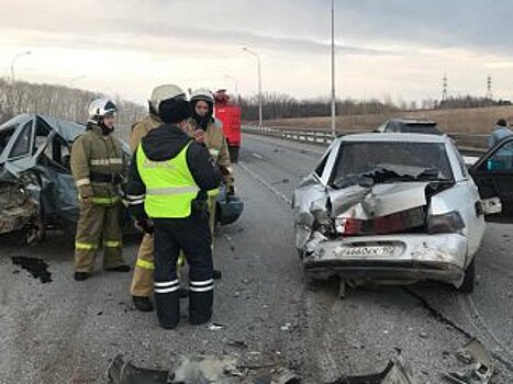 Молодой водитель погиб под колесами элитной иномарки под Уфой