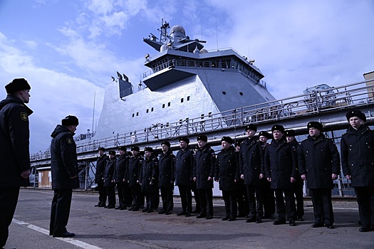 Военный ледокол "Иван Папанин" выйдет на заводские ходовые испытания в июне