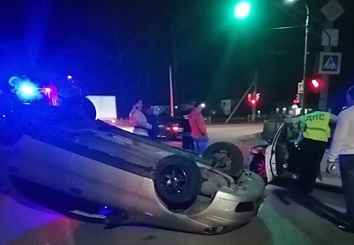 Водитель под парами алкоголя влетел в полицейский Ford и перевернулся