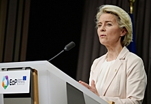 Глава Еврокомиссии оконфузилась на саммите в Праге