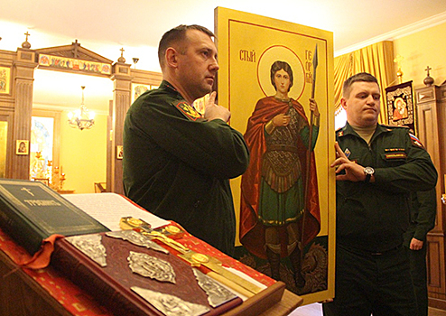 В домовой храм Военной академии МТО передана в дар икона Георгия Победоносца