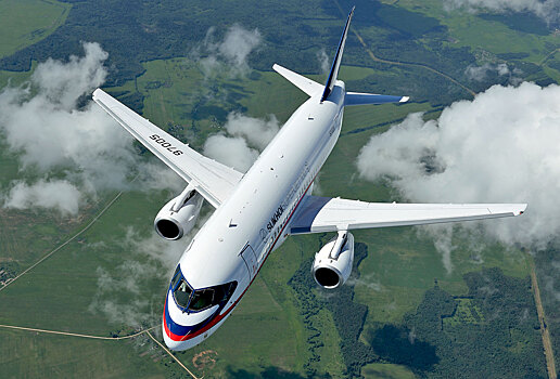 Самолет SSJ-100 Брянск - Сочи задержан на шесть часов по техническим причинам
