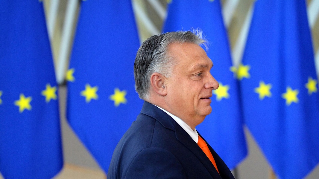 В ЕС захотели наказать Орбана за теплые отношения с Путиным