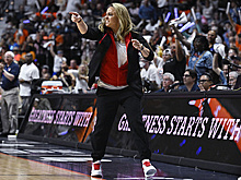 Экс-игрок сборной России Хэммон стала первым тренером-дебютантом, выигравшим WNBA