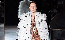 Леопардовые костюмы, перья и смокинги: Прабал Гурунг посвятил коллекцию неудачникам и мечтателям Нью-Йорка