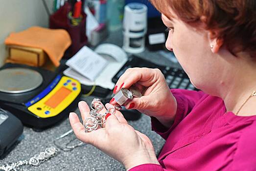 Россияне стали чаще обращаться в ломбарды за деньгами