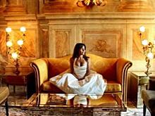 Роскошь знаменитостей на карантине все чаще вызывает раздражение в сети. Что это означает и что с этим делать