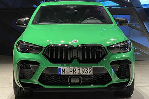 BMW X6 M Competition 2022 в блестящем зеленом цвете Signal Green