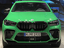 BMW X6 M Competition 2022 в блестящем зеленом цвете Signal Green