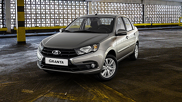 Появилось фото из салона обновленной Lada Granta
