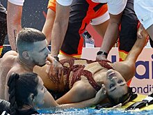 FINA не разрешила синхронистке Альварес выступить в соревнованиях групп. В личном турнире спортсменка потеряла сознание в воде