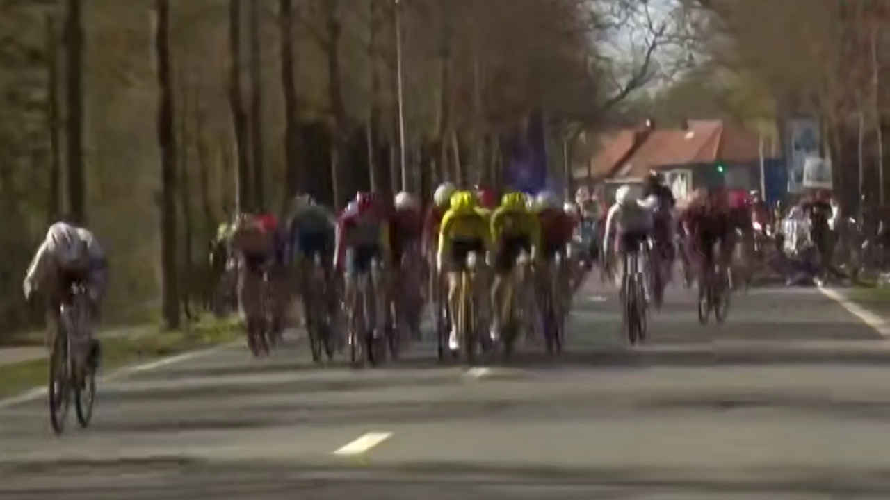 Массовое ДТП с участием велосипедисток в Бельгии попало на видео