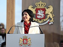 Президент Грузии осудила оппозиционеров за гимн СССР в парламенте