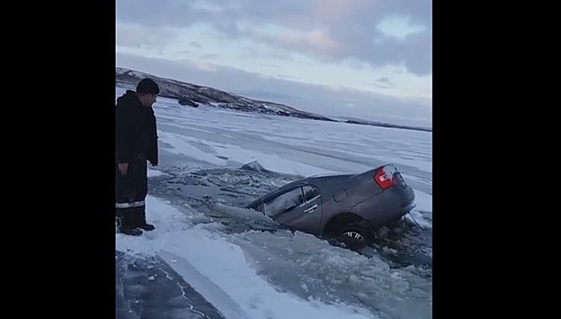 Нетрезвый водитель утопил машину на водохранилище в Башкирии. Видео