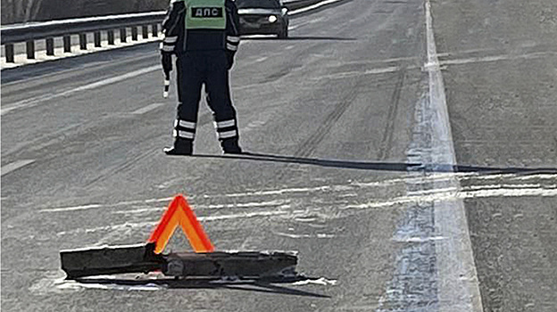 На трассе Сургут-Салехард «Газель» улетела в кювет