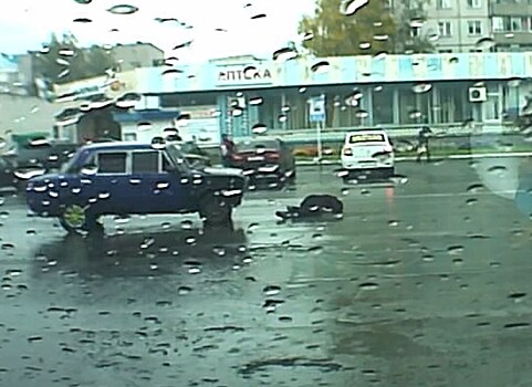 Злоумышленник на угнанной машине сбил пенсионера под Новосибирском