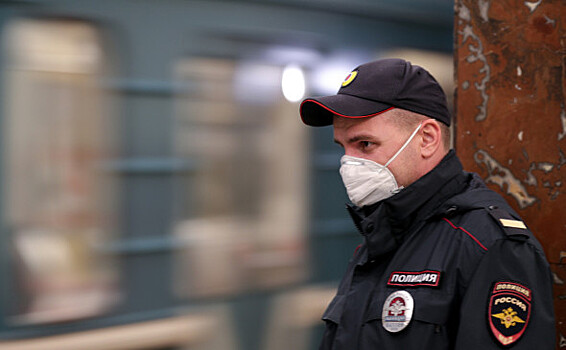 Мужчина распылил газовый баллончик в вагоне метро Москвы