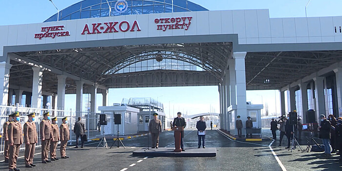 Более 1 тыс. грузовых машин скопилось на границе Литвы с РФ и Белоруссией