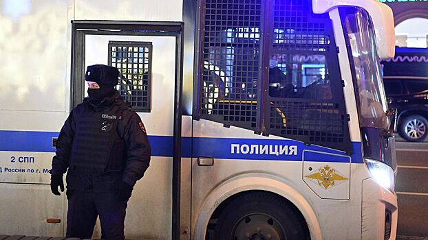 Суд арестовал одного из полицейских из-за гибели россиянина в автозаке