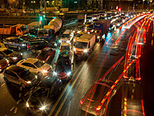 «Жалко тратить нервы»: москвичи бросают машины