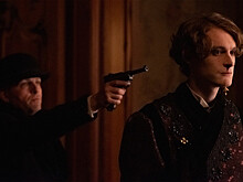 Звезда сериала "Карамора" Евгений Шварц рассказал, чем похож на Хоакина Феникса