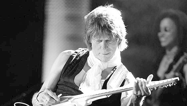 Легендарный гитарист Джефф Бек умер от внезапной инфекции