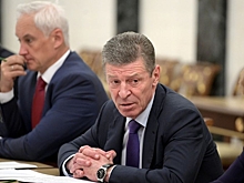 Замглавы АП Дмитрий Козак прибыл в Киргизию на фоне массовых протестов