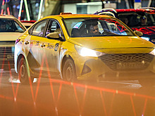 Пассажиры «Яндекс Такси» теперь будут получать ИИ-подсказки о заведениях, куда они едут