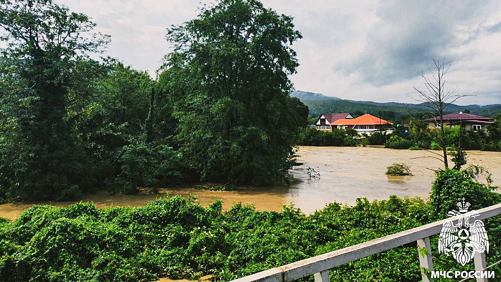 Уровень воды в реке Дефань после сильного ливня