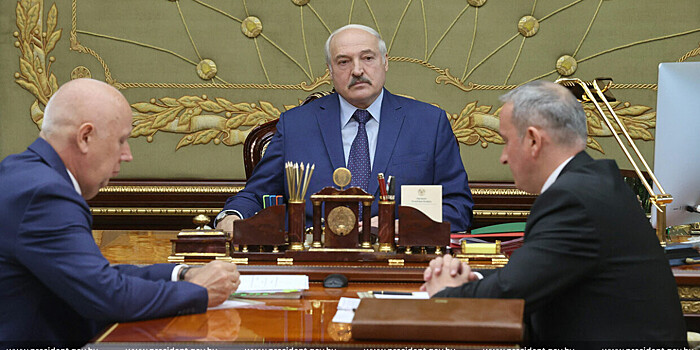Лукашенко поручил Минтрансу проработать альтернативные варианты экспорта