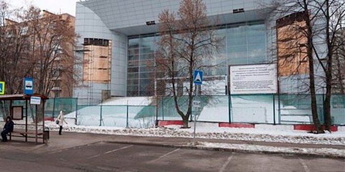 Кинотеатр "Полярный" стилизуют под айсберг