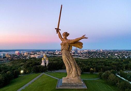 Депутат Мосгордумы Евгений Герасимов осудил слова Артемия Лебедева о монументе «Родина-мать»