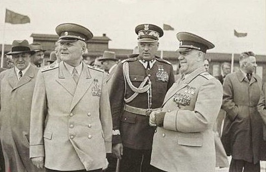 Как советский маршал Рокоссовский стал вице-премьером Польши