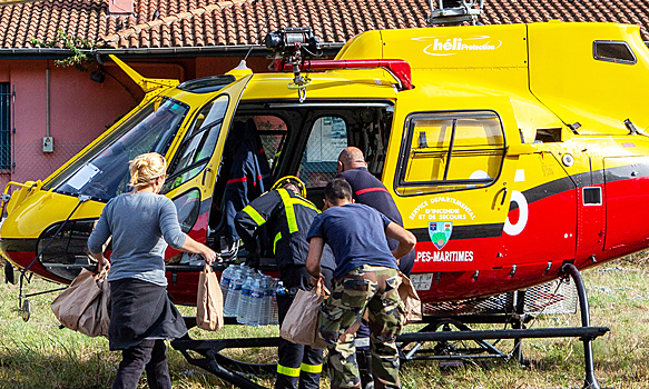 Автобус со школьниками попал в аварию на западе Франции