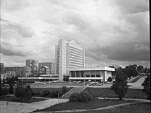 Канава вместо Ипподромки и башня Pringles на Маркса: каким был Новосибирск в 90-х