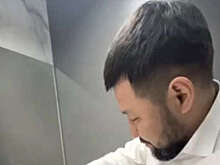 Мэр Якутска Григорьев вылил подаренный ему алкоголь и призвал заниматься спортом