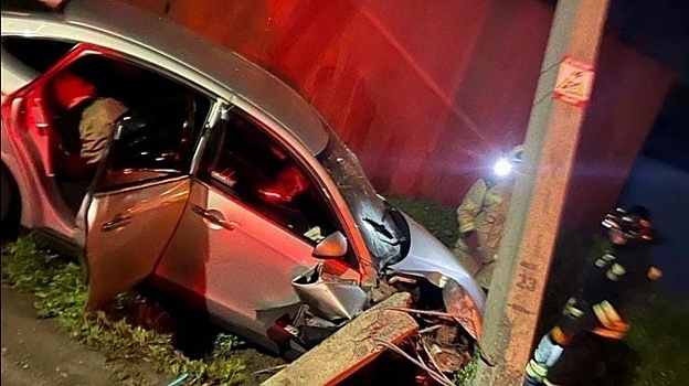 Пассажир легковушки попал в больницу после аварии в кузбасском городе