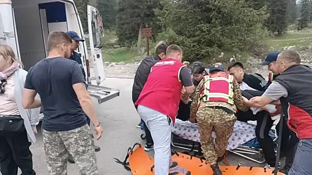 Россиянку с травмой ноги спасли в горах Киргизии