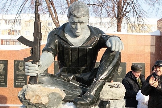 "Стыдно и обидно": памятник участникам локальных войн возмутил жителей башкирского города