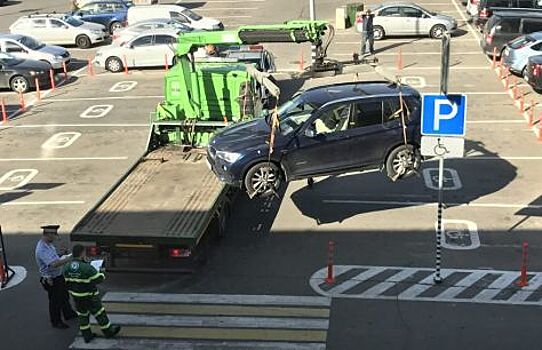 Авто инвалида эвакуировали, несмотря на знак — в чем причина?