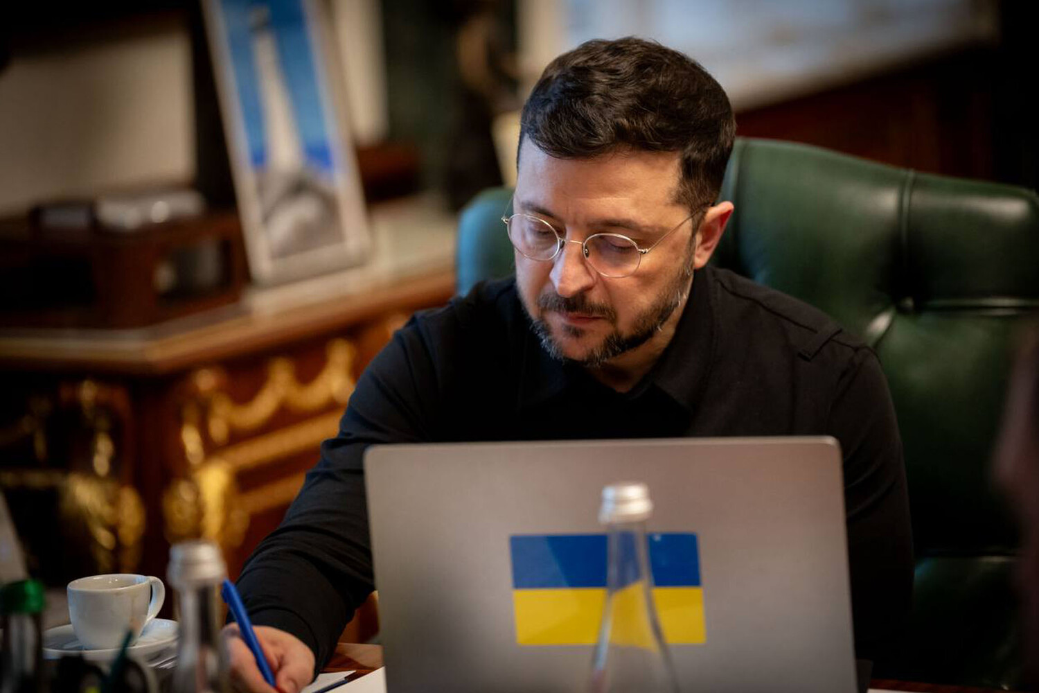 Общественник Бондаренко: Зеленскому следует оставить Крым в покое